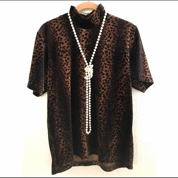 Moving Bless Mock Neck Turtleneck Short Sleeves - Picture 1 of 1